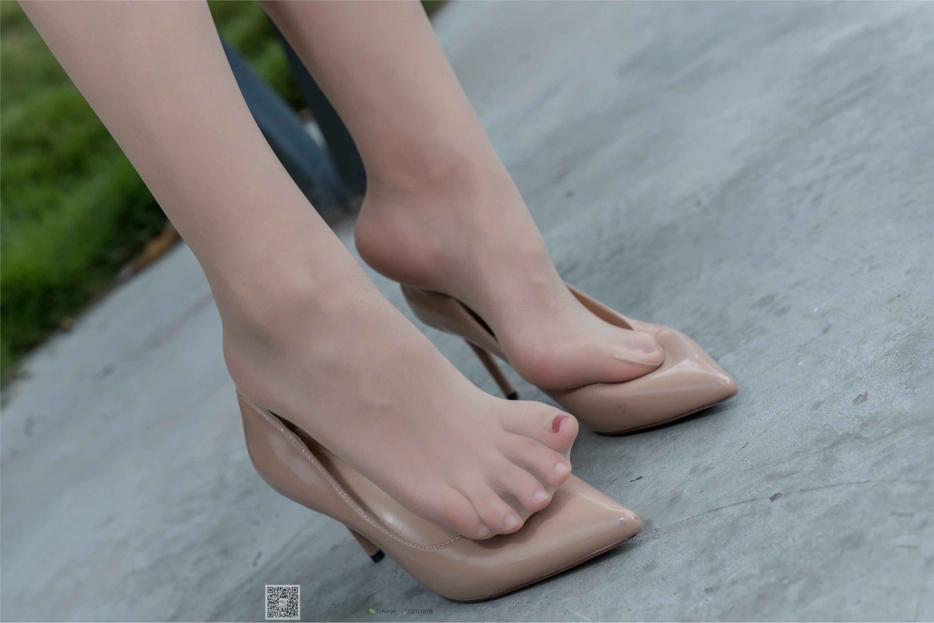 SSA丝社 NO.024 芷沫 高冷混血女王芷沫肉丝街拍